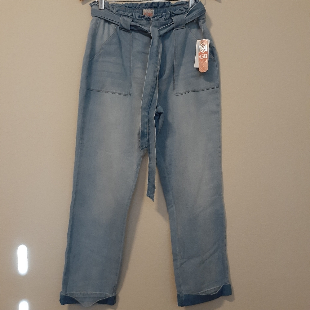 NWT!! GB Paper Bag  Waist Cropped  Pants